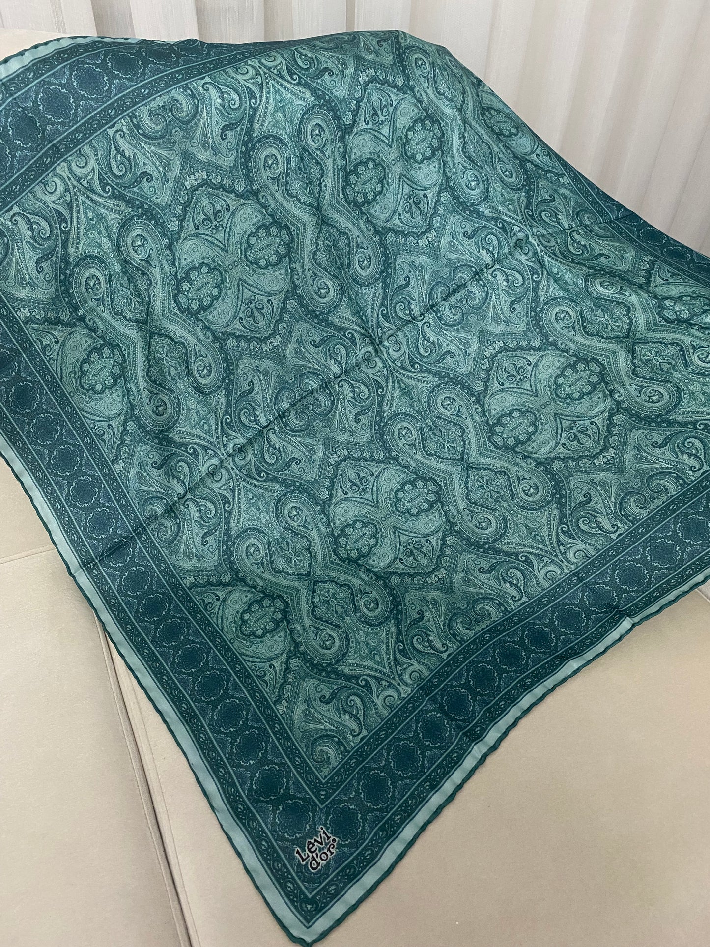 Levidor Kristal Eşarp